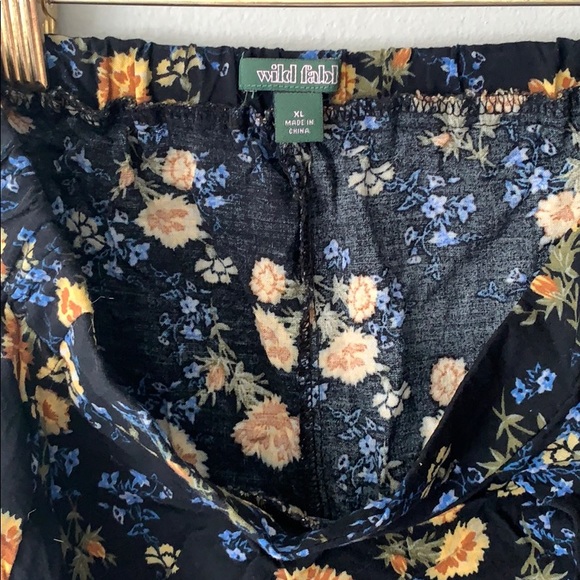 Wild fable floral set, short/ crop top size xl - Picture 8 of 8